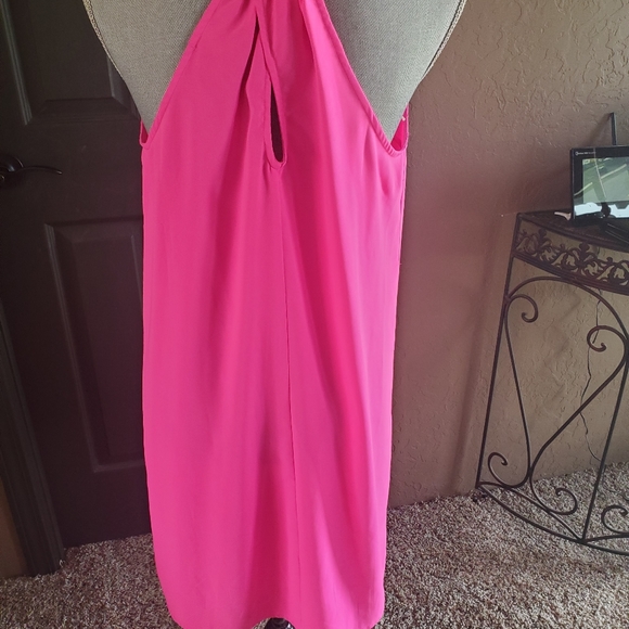 Hot pink dress - Picture 3 of 4